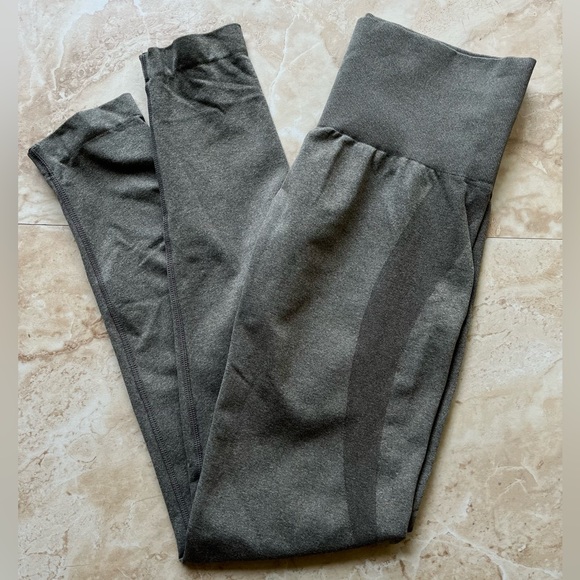 NVGTN Khaki Green Curve Seamless Leggings - Picture 8 of 13